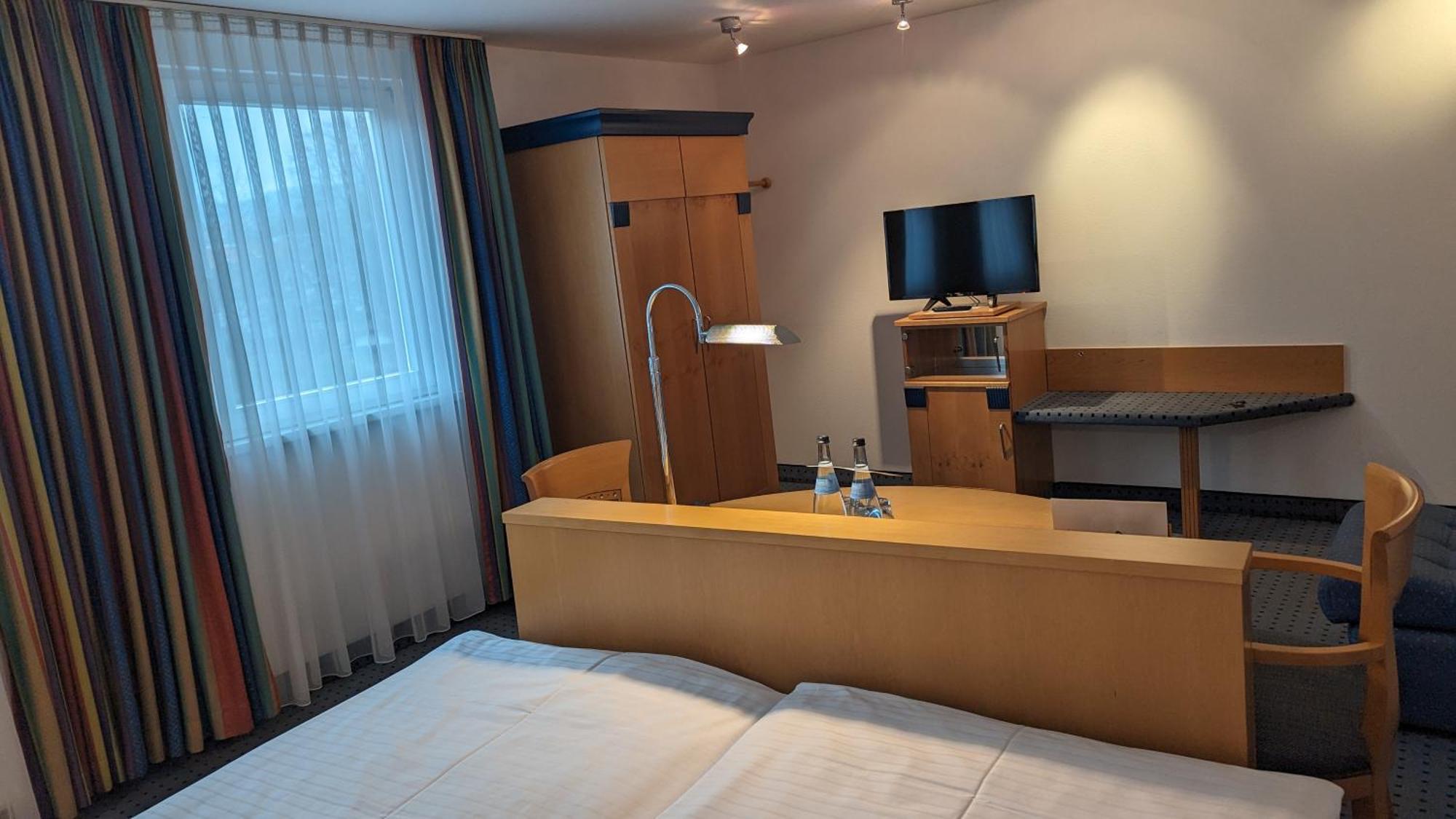 Hotel Gasthof Lang Balingen Bagian luar foto