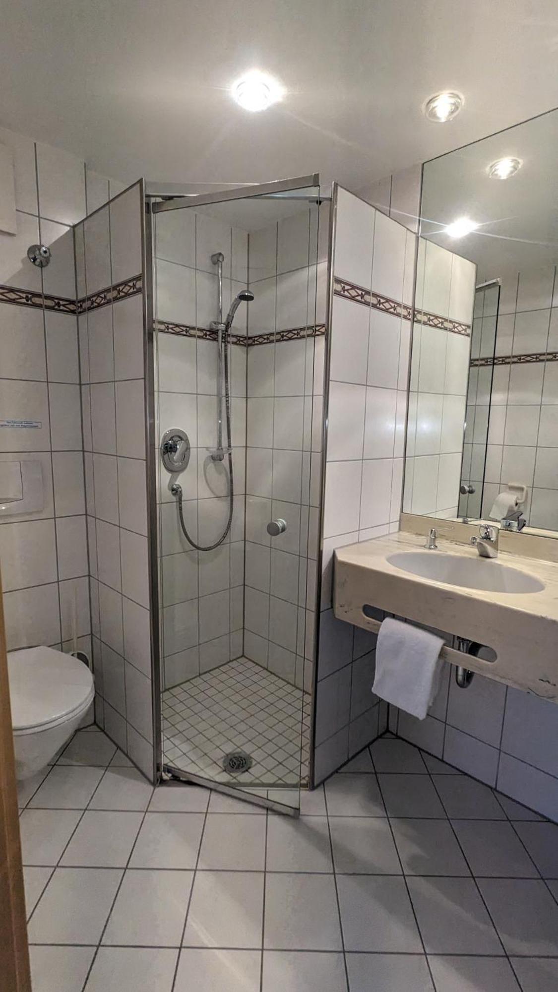 Hotel Gasthof Lang Balingen Bagian luar foto