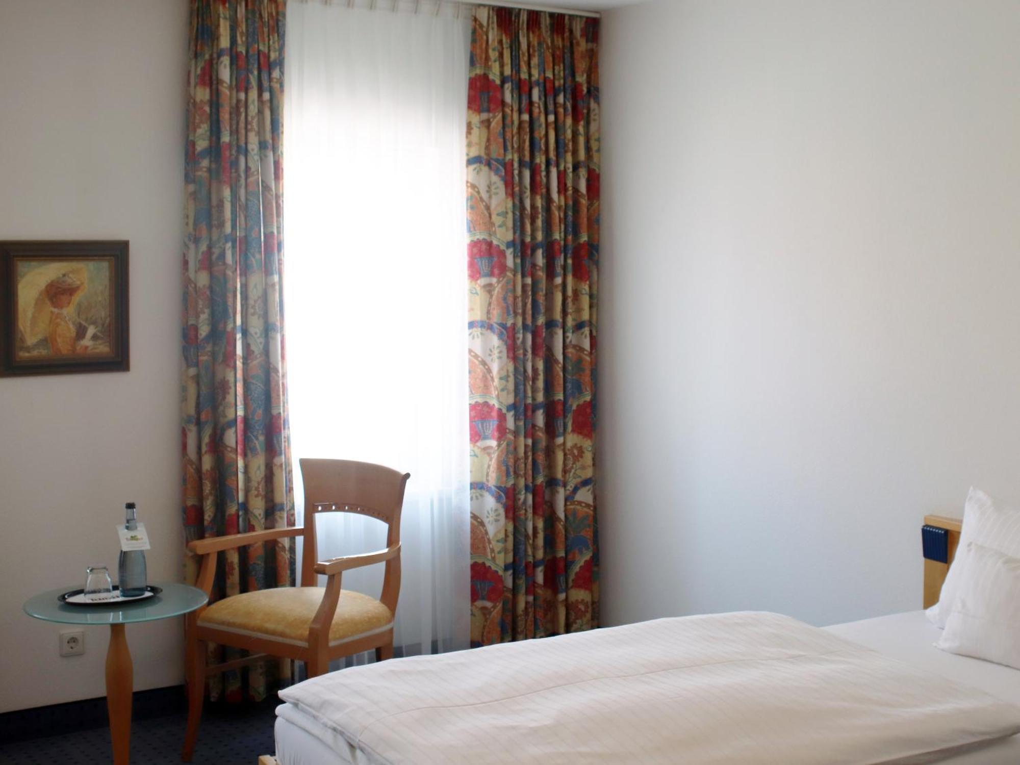 Hotel Gasthof Lang Balingen Bagian luar foto